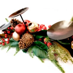 Centrotavola Portacandele 3 Posti Con Decorazioni Natalizie Bacche E Pigne -Offerte Natale Negozio 0095519 centrotavola portacandele 3 posti con decorazioni natalizie bacche e pigne