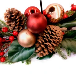 Centrotavola Portacandele 3 Posti Con Decorazioni Natalizie Bacche E Pigne -Offerte Natale Negozio 0095521 centrotavola portacandele 3 posti con decorazioni natalizie bacche e pigne